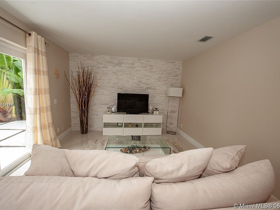 1st image of 1437 Springside Dr #1437