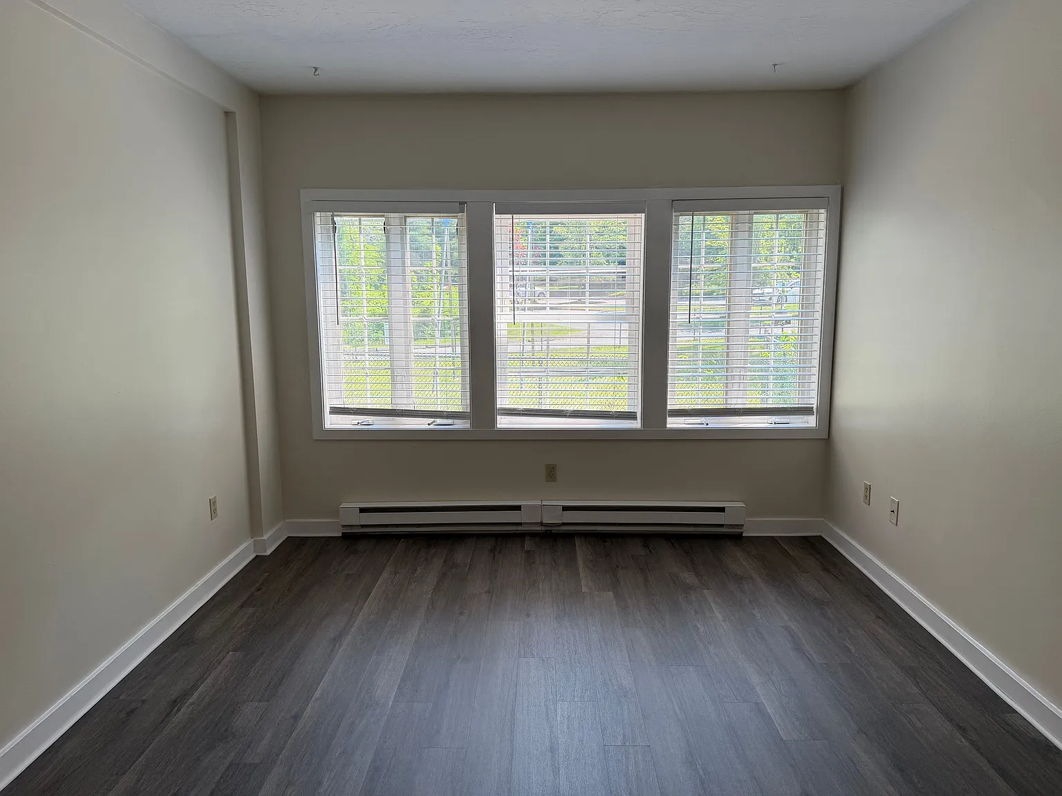 30 Gatehouse Rd — Photo 2