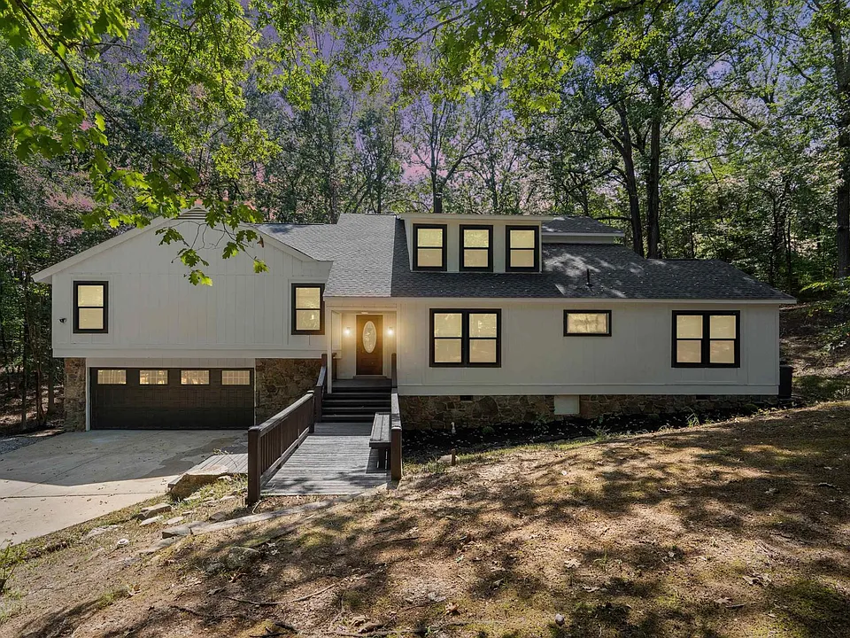 9345 Rocky Woods Dr