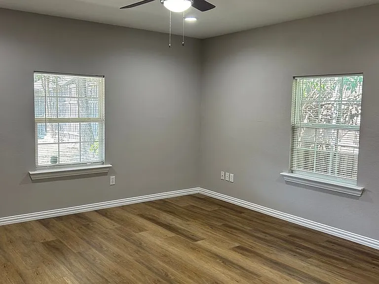 2940 S Hills Ave — Photo 7