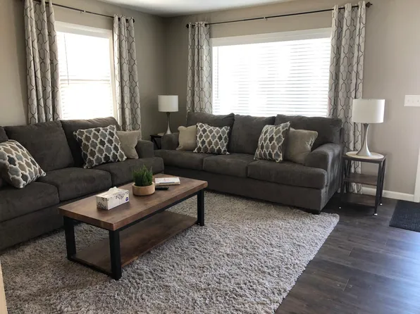 1534 E Broadway St, Bradley, IL 60915