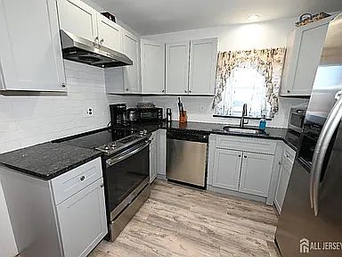 5th image of 36 Diaz St Unit A