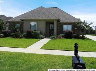 6654 Lakeridge Dr, Zachary, LA 70791