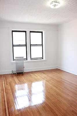 Rented by Realty 2000 Corp | media 21