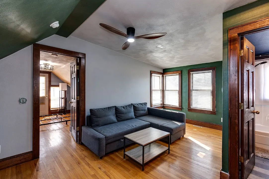 1 bed, 650 sqft, $1,350 — Photo 3