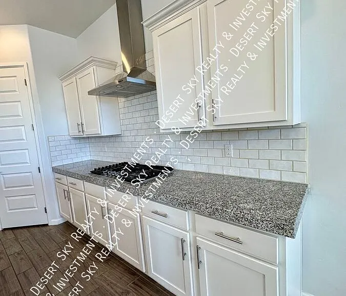 2427 Elena Way — Photo 9