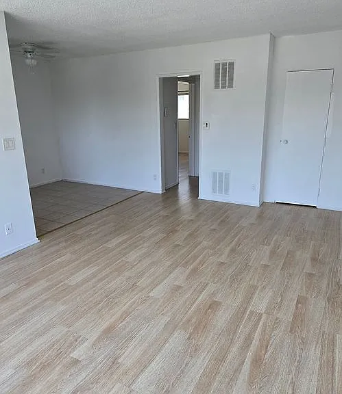 1308 N Poinsettia Pl #8 — Photo 3