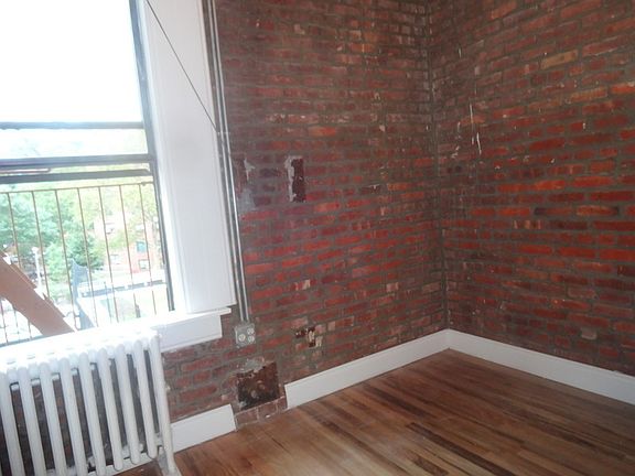 4th image of 121 E 97th St APT 35