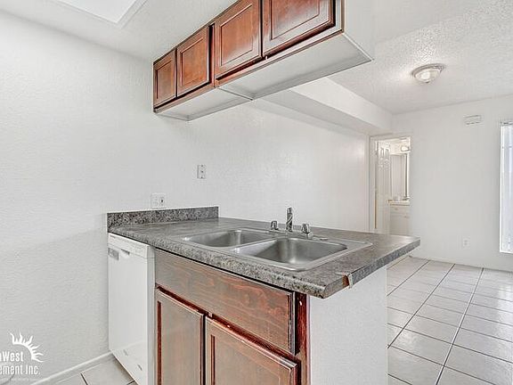 5th image of 5222 W Lynwood St #844