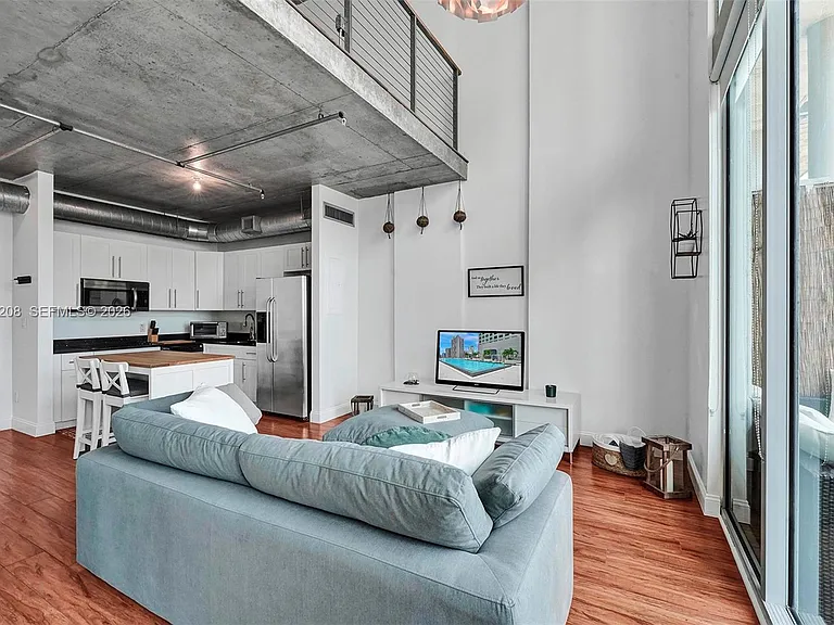 690 SW 1st Ct #Penthouse I12 — Photo 8