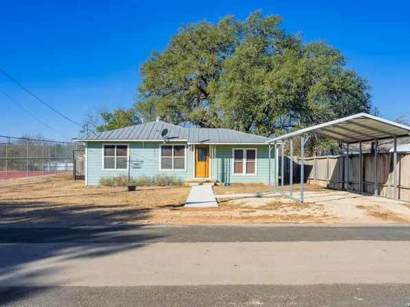 105 Avenue A, Center Point, TX 78010