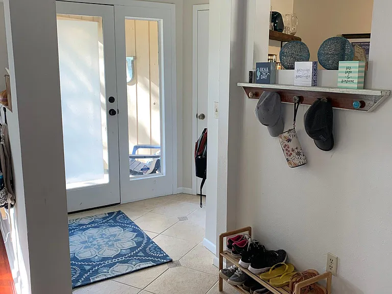 400 Meravan Ct — Photo 2