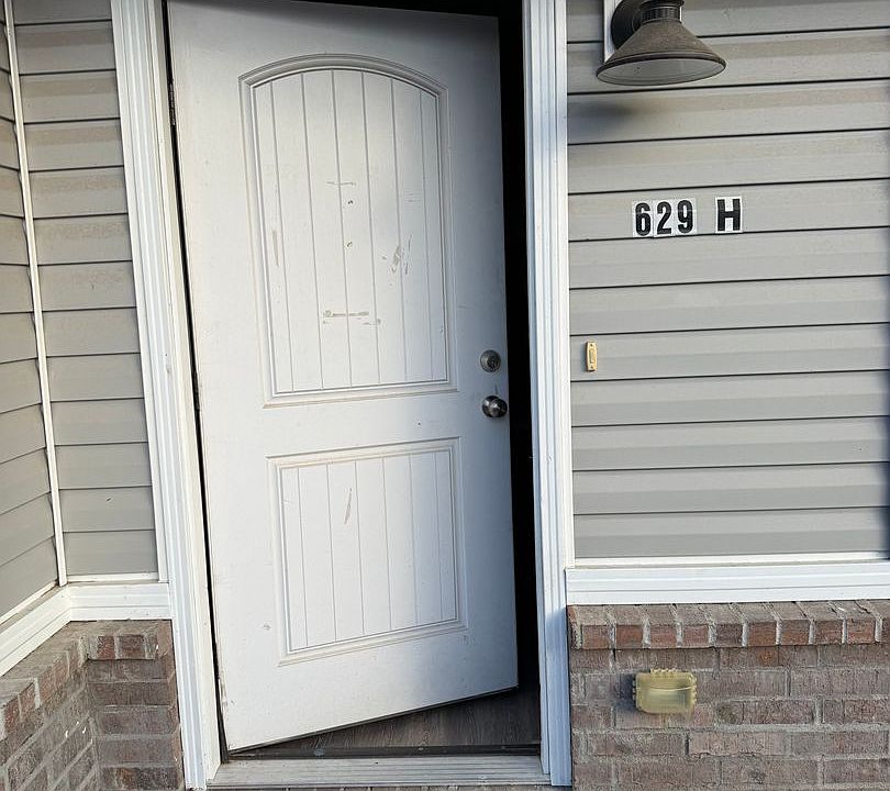 1st image of 629 Alma Ave #H