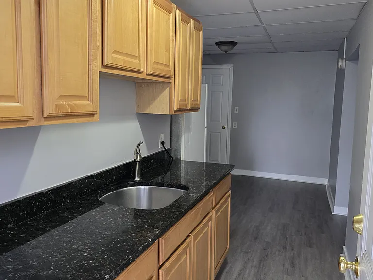 315 Cedar St #1 — Photo 6