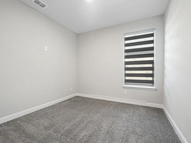 832 Wilmott Ter — Photo 10