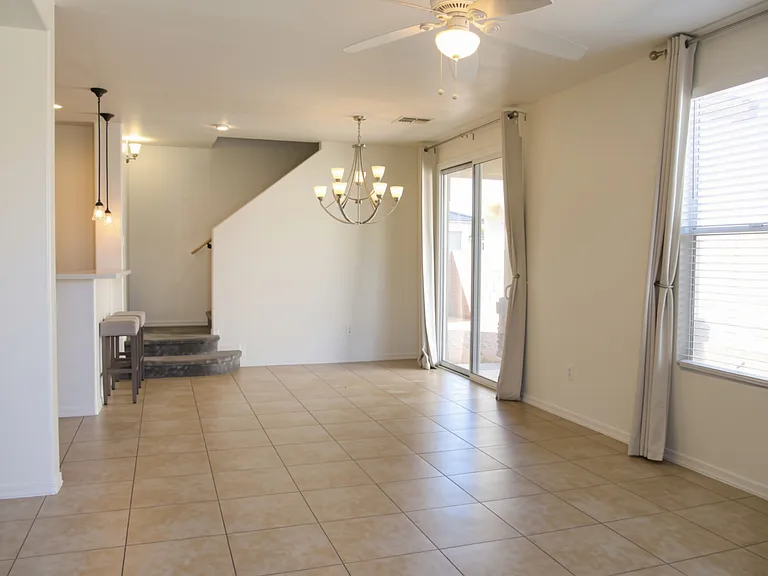 748 W Paseo Celestial — Photo 2