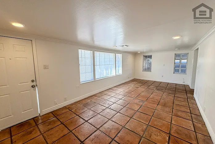 308 E Vogel Ave #2 — Photo 11