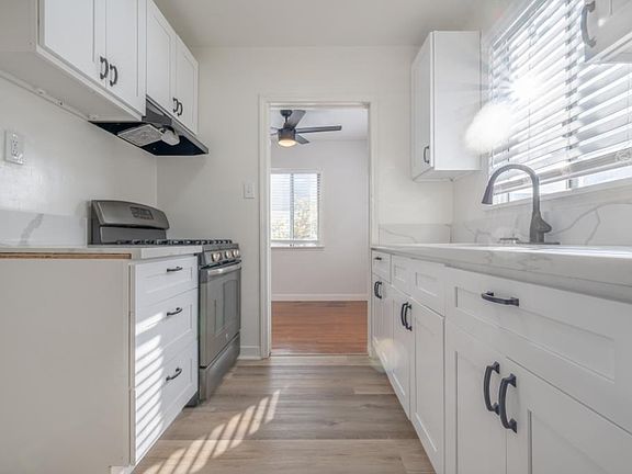 4th image of 432-428 W Regent St #432