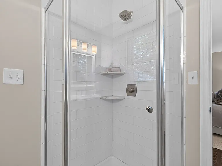 6232 Woodson Rd — Photo 39