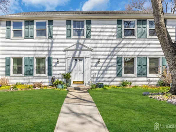 238 N Mystic Ln, Monroe Township, NJ 08831