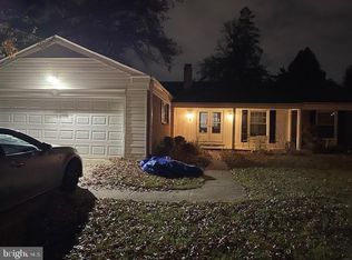 2 Monument Ct, Rockville, MD 20850