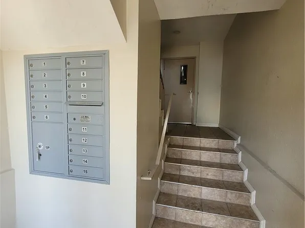 11041 La Maida St APT 8, North Hollywood, CA 91601