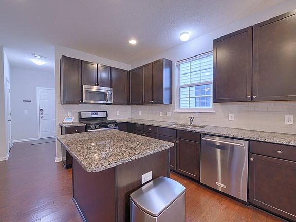 5th image of 4021 Peregrine Pass Dr