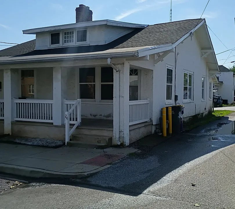 24 N Diamond St