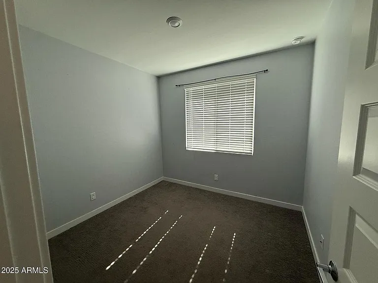 327 W Tamarack Dr — Photo 8