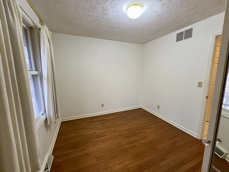 690 Terrace Lake Rd — Photo 53