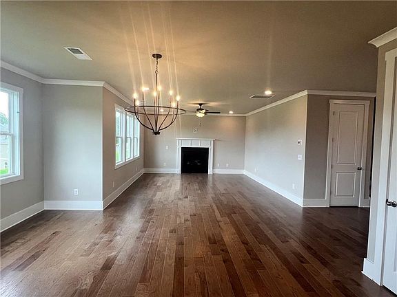 2nd image of 320 Willow Cv