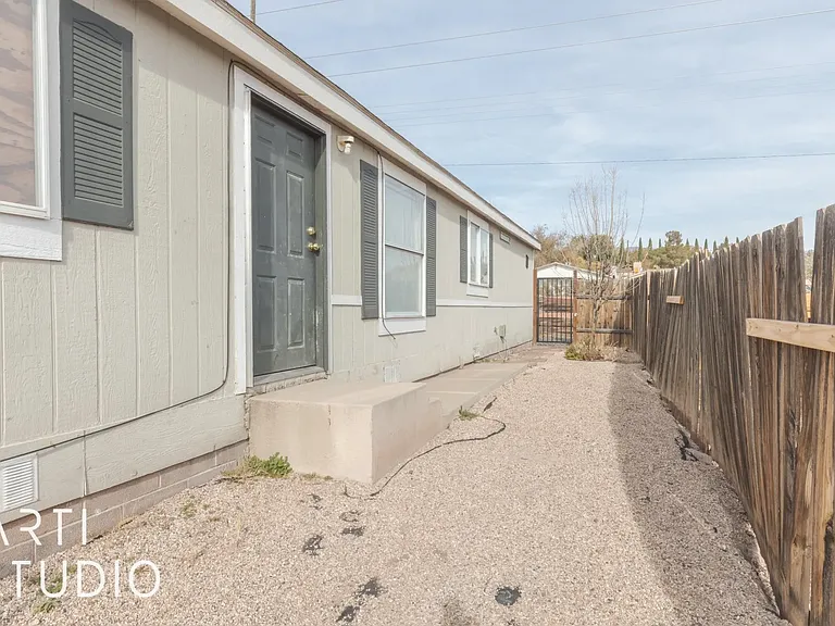 340 E Telegraph St — Photo 3