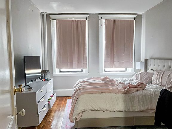 5th image of 1066 Commonwealth Ave APT 32B