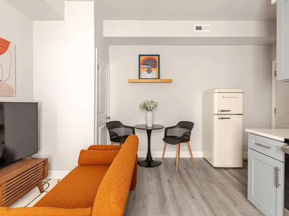 1418 S 9th St, Philadelphia, PA