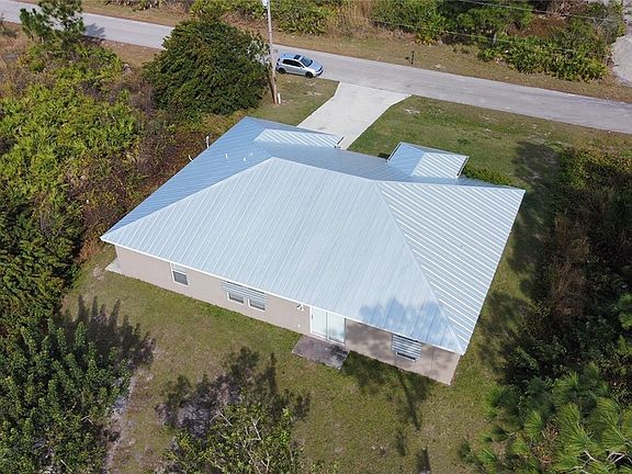 4th image of 866 Carbon St E