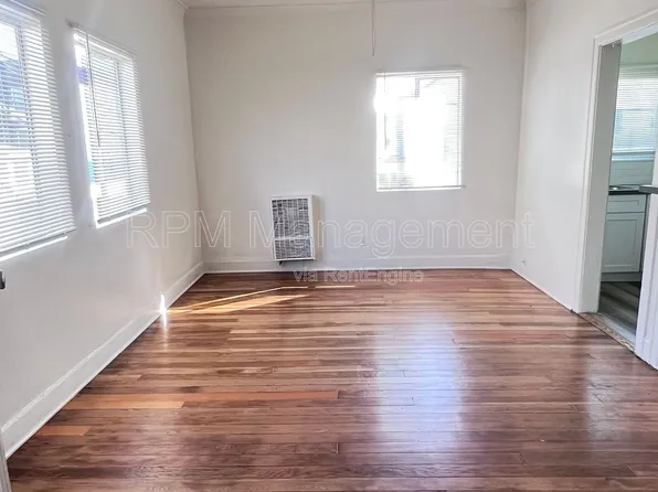 904 S Catalina St APT 11, Los Angeles, CA 90006