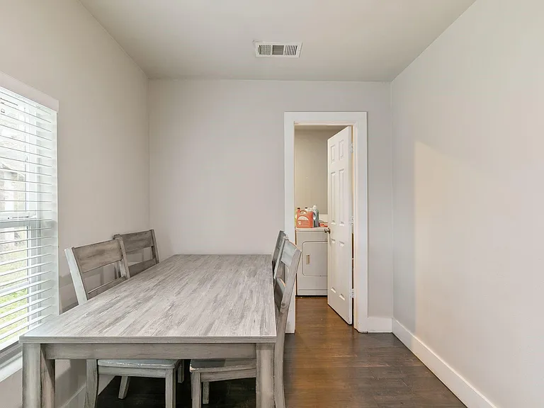 1506 E Waco Ave — Photo 13
