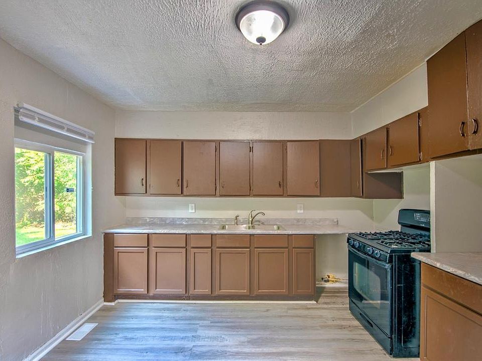 1st image of 5649 E 13th Pl