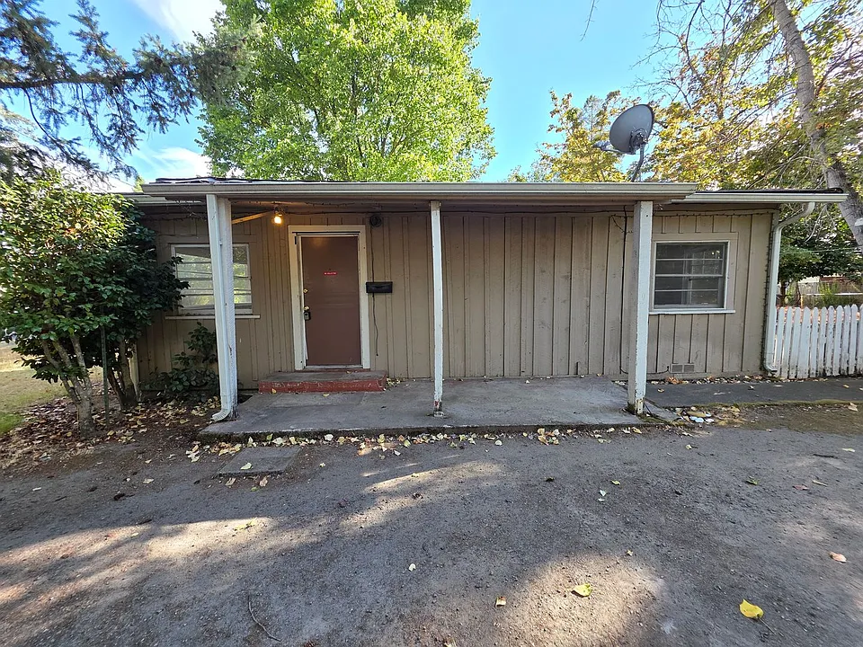 1044 NW Conklin Ave