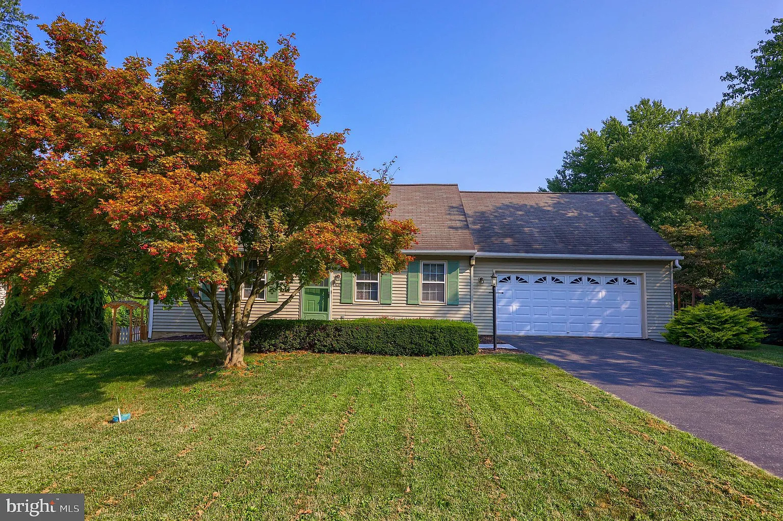 308 Parkwood Dr photo 1