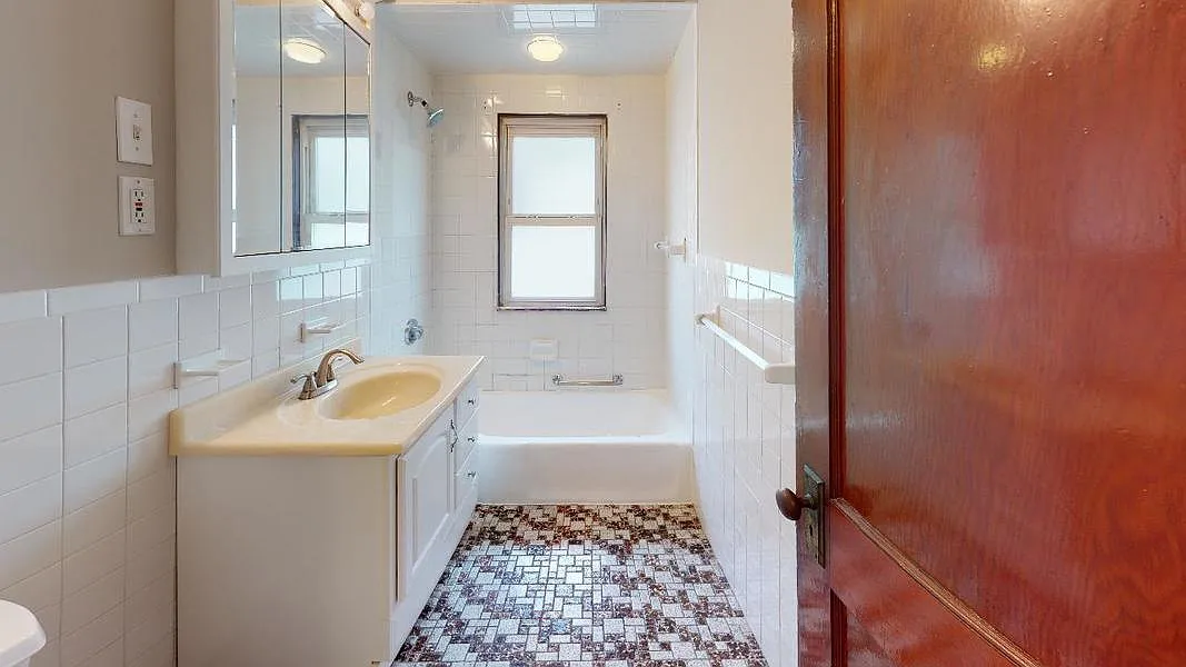 1 bed, $1,050 — Photo 4
