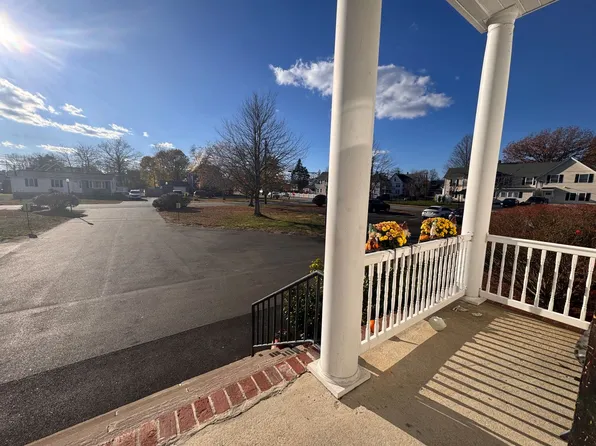 16 Oak St Unit 10, Derry, NH 03038