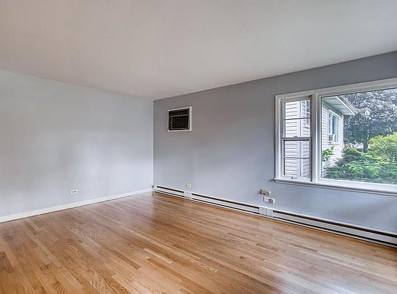 4th image of 335 Catalpa Ave