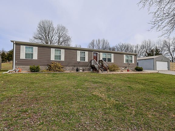 4th image of 3211 W Harper Rd