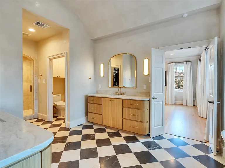 6608 Vanderbilt St — Photo 28
