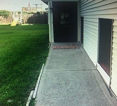 4th image of 28 Scott Ave