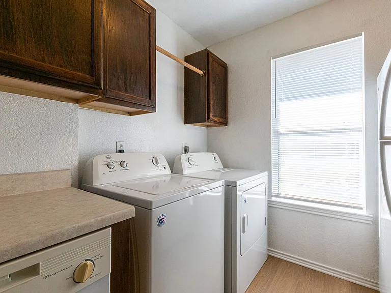 5904 Greengate Dr #D — Photo 11
