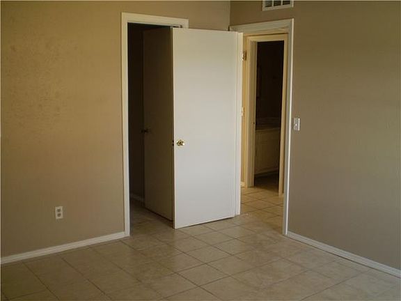 4th image of 401 12th Ave #251