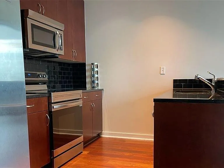 400 W Peachtree St NW #3511 — Photo 11