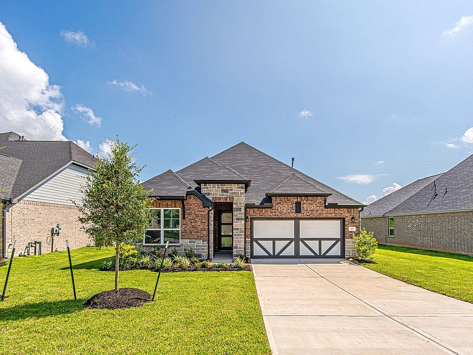 1st image of 157 Peninsula Point Dr